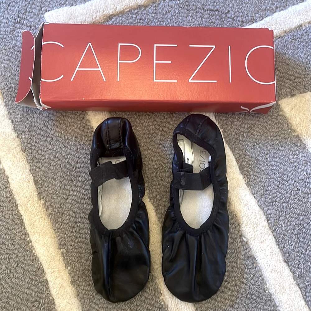 Ballet Slippers Black NIB Lily 11W elastic strap attached leather